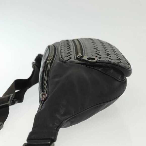 BOTTEGA VENETA INTRECCIATO Waist Bag Leather Black Silver Auth 137678 - Picture 6 of 16